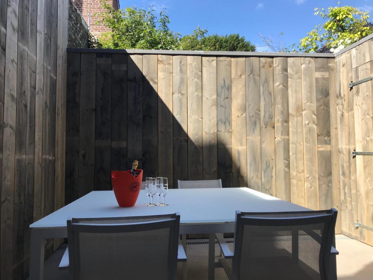 Gezellig stadshuisje met patio. Tongeren Eksteriør bilde